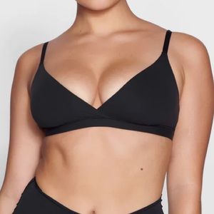 Skims fits everybody crossover bralette size medium